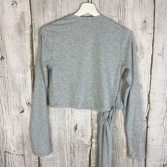Tyche Take A Breather Ribbed Long Sleeve Wrap Top Size Medium Gray 233 - Picture 8 of 10